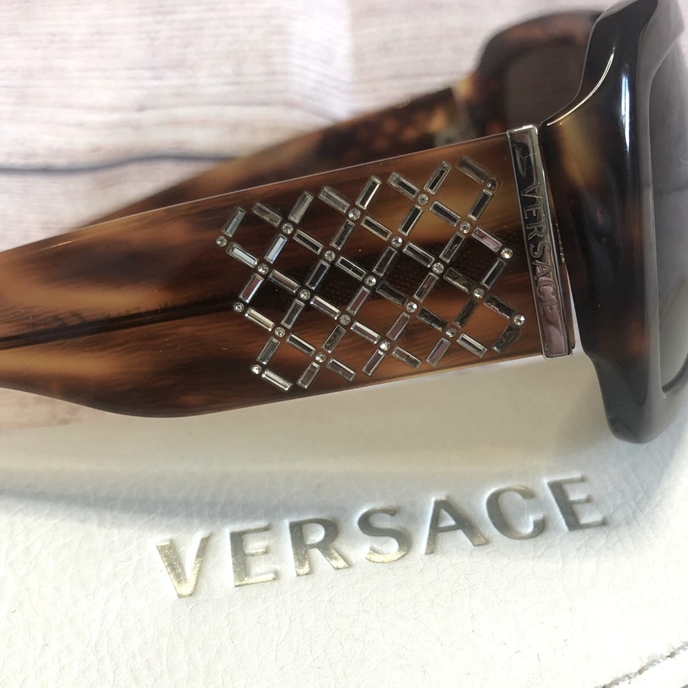 Authentic VERSACE tortoise shell sunglasses - Picture 3 of 9